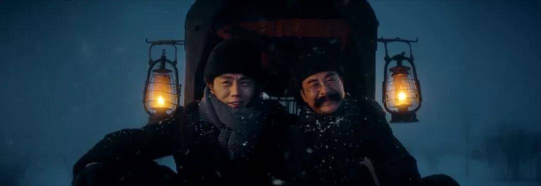 张颂文|同期第一，《人民日报》两次点赞，这部电影凭什么这么火？