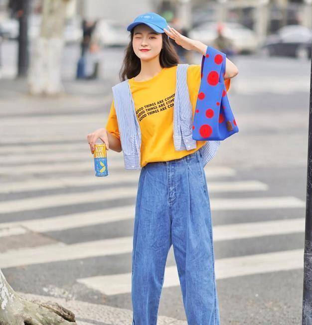 颜色|今夏流行一种穿法叫:“阔腿裤+运动鞋”,显瘦百搭,谁穿谁好看