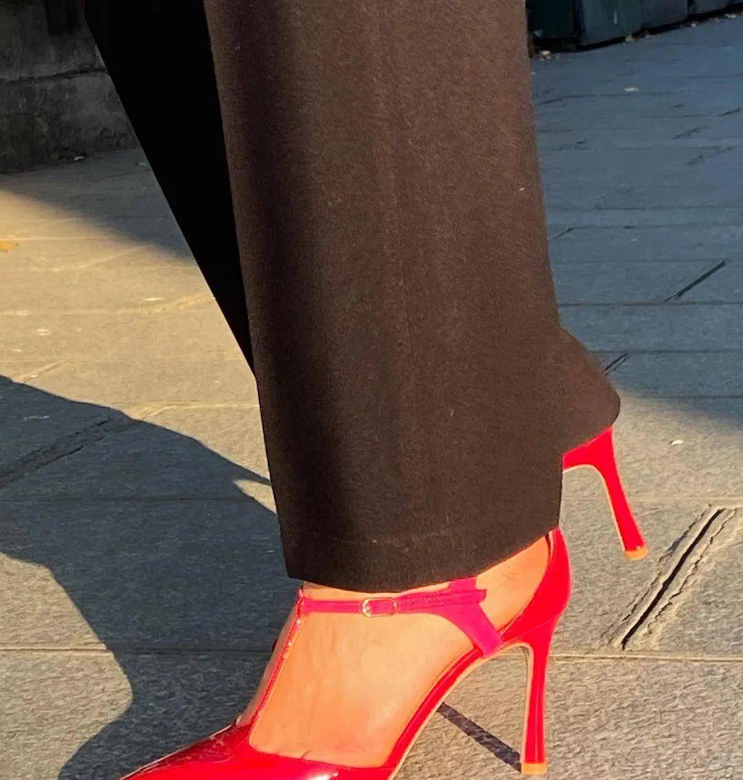 美人|美过Jennie，就这一张伪素颜、大方脸竟是“法国偷心贼”？