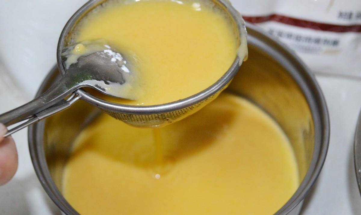 小孩子|教你用平底锅做蛋卷,酥脆可口,在家就能轻松做