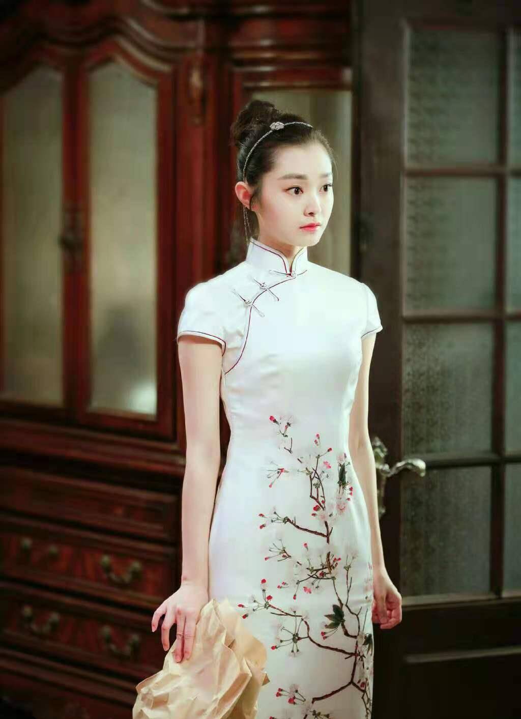 宋轶|天生为旗袍而生的6位女星,性感迷人,倪妮宋轶上榜,有你女神吗