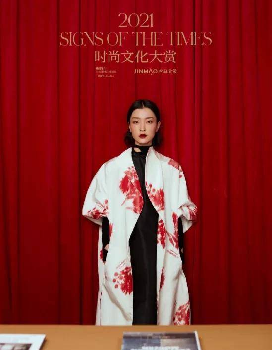 张雨绮|红毯斗艳，刘诗诗久违性感，倪妮40万豪表，不及张雨绮超低事业线