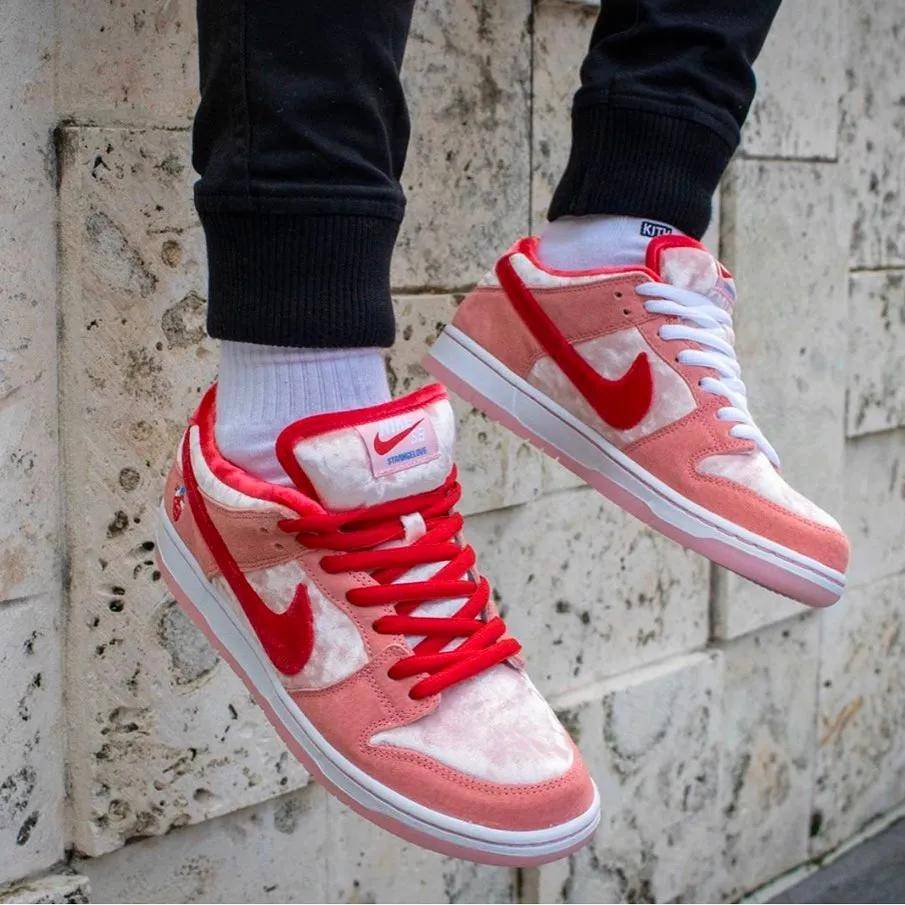 消息资讯|甜美粉红天鹅绒！「小情人节」Dunk Low 官图曝光！