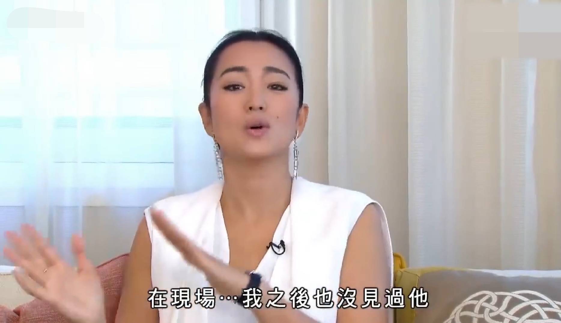 周星驰|1993年，巩俐周星驰拍完《唐伯虎点秋香》之后，两人再也没见过面