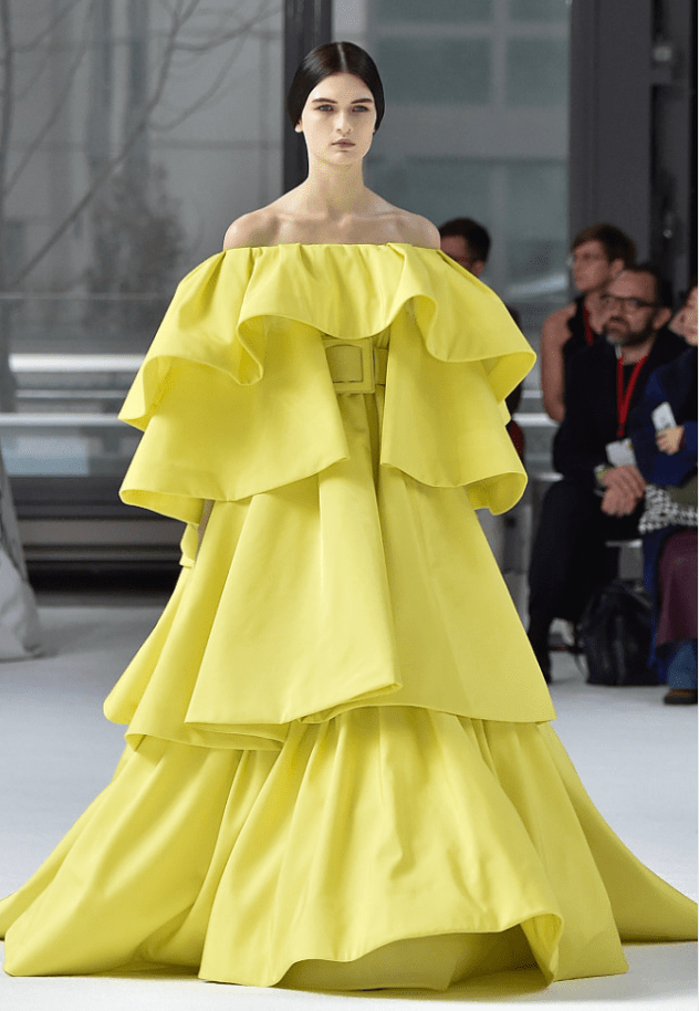 显得|定了!2021年的流行色是极致灰与亮丽黄,双色组合传递希望