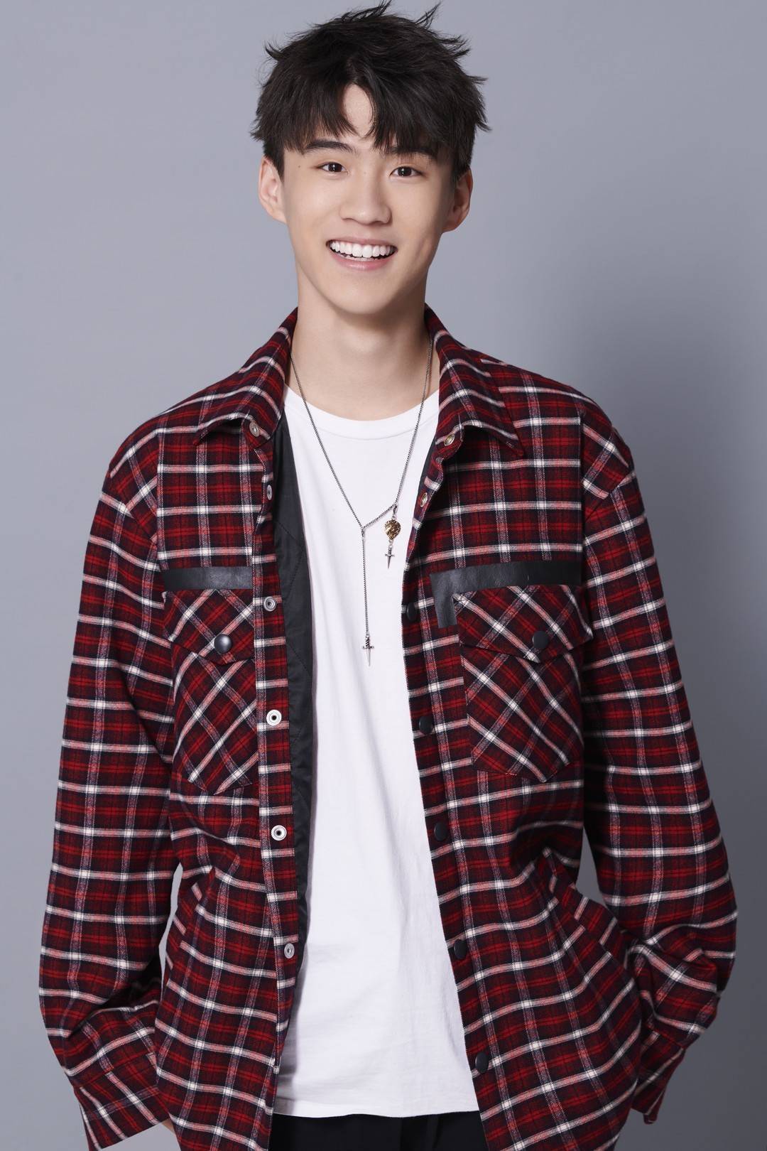 演技|从白月光到杀人犯，边天扬又换脸，成了《玉楼春》文艺范强盗