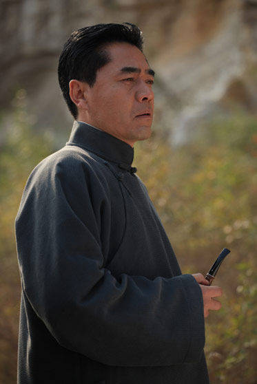 演技|1995年拍《大宅门》时,陈宝国把9万元片酬拍桌上说:没他我不拍