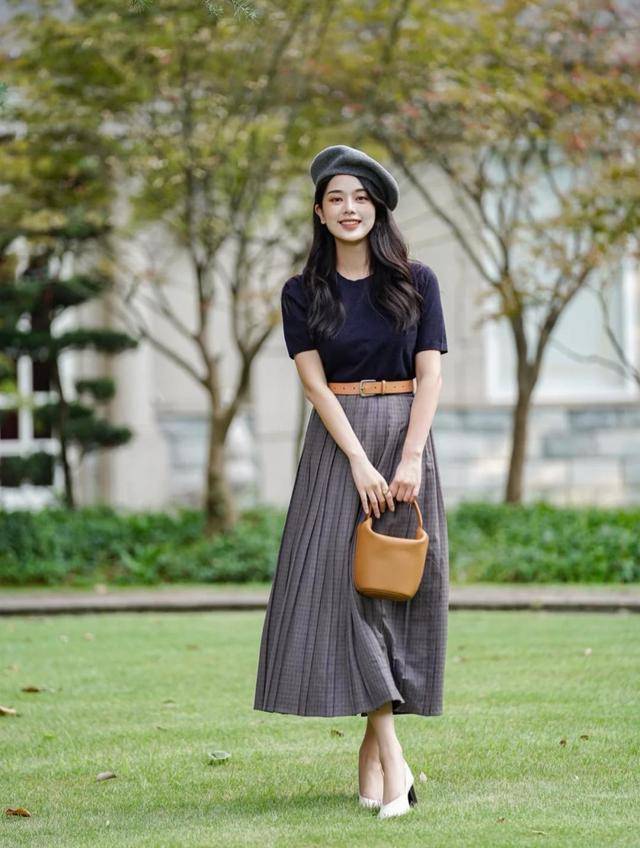 显得|3套适合初秋的日常穿搭，简单舒适又好看，照着穿就行