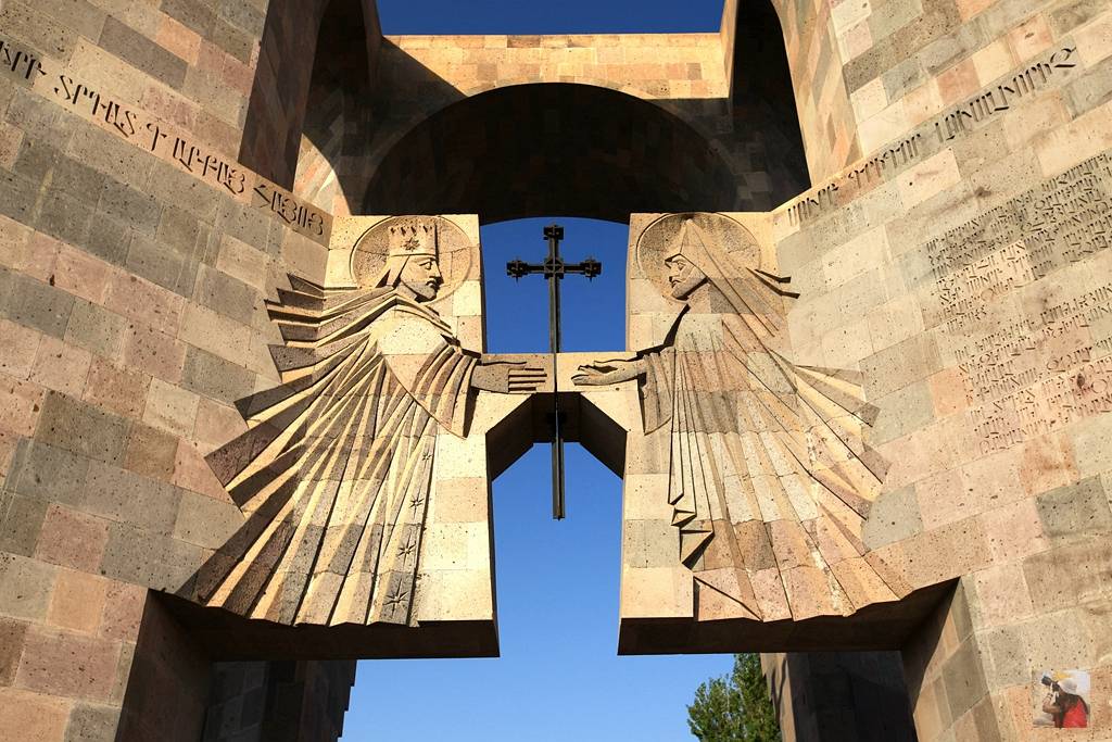 在第一个定基督教为国教的亚美尼亚，实拍全世界最古老的主教座堂
