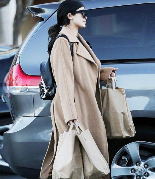 廓形|女人身材再好颜值再高，穿大衣也要避开这三点，否则显胖又没气质