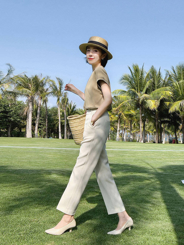 小白|这才是中年女人该穿的“小白裤”，优雅又大气，轻松驾驭多种风格