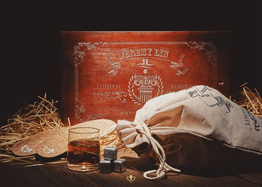 特步|超奢华木盒！林书豪生日套装曝光！还有隐藏鞋款！