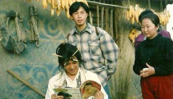 周星驰|31年前，那个把星仔捧成星爷的刘镇伟，为什么现在只能拍烂片？