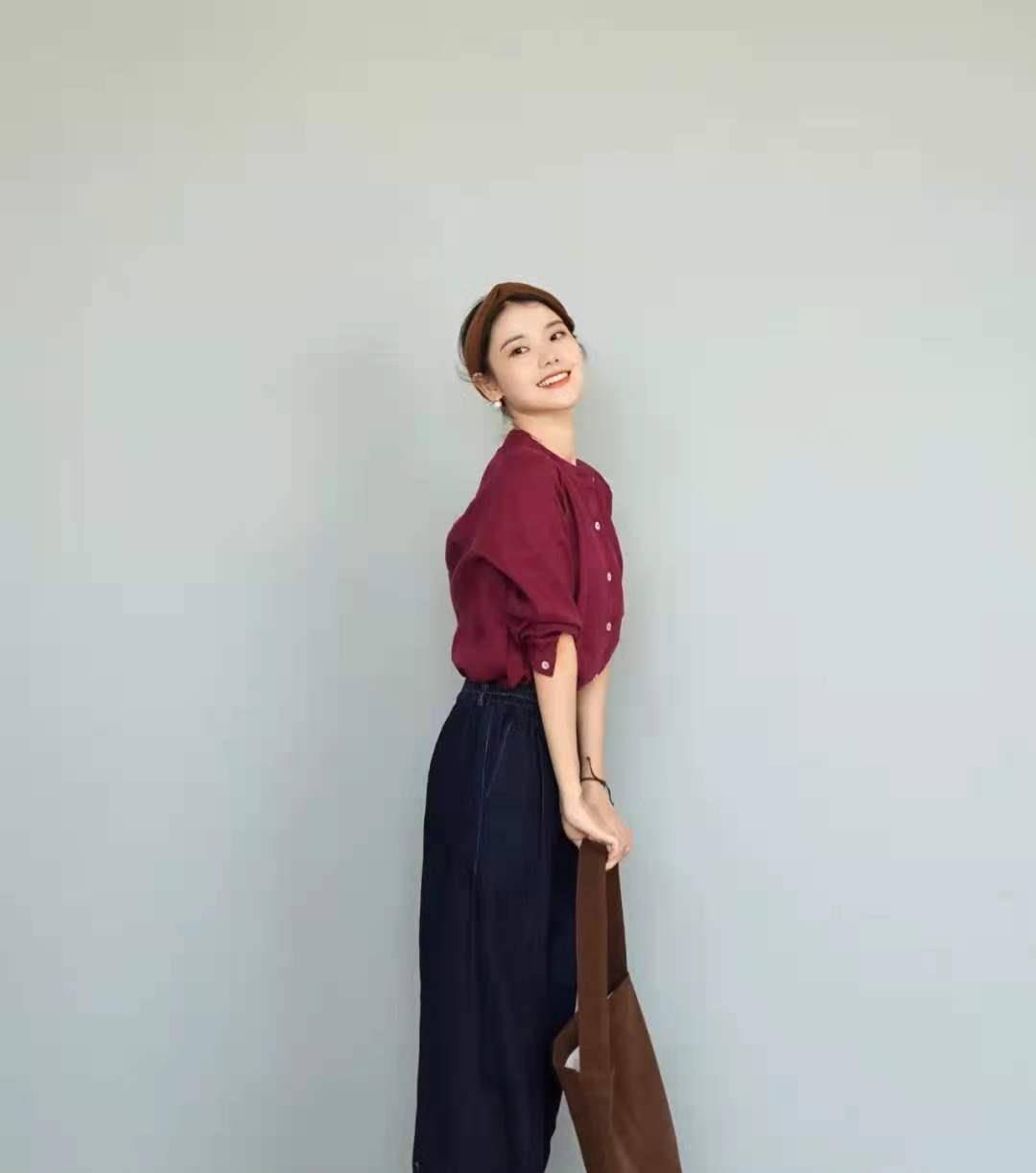 怎么样穿衣服才显得高 bdfe1ce044784e1f9d81c6278512fcf0.jpeg