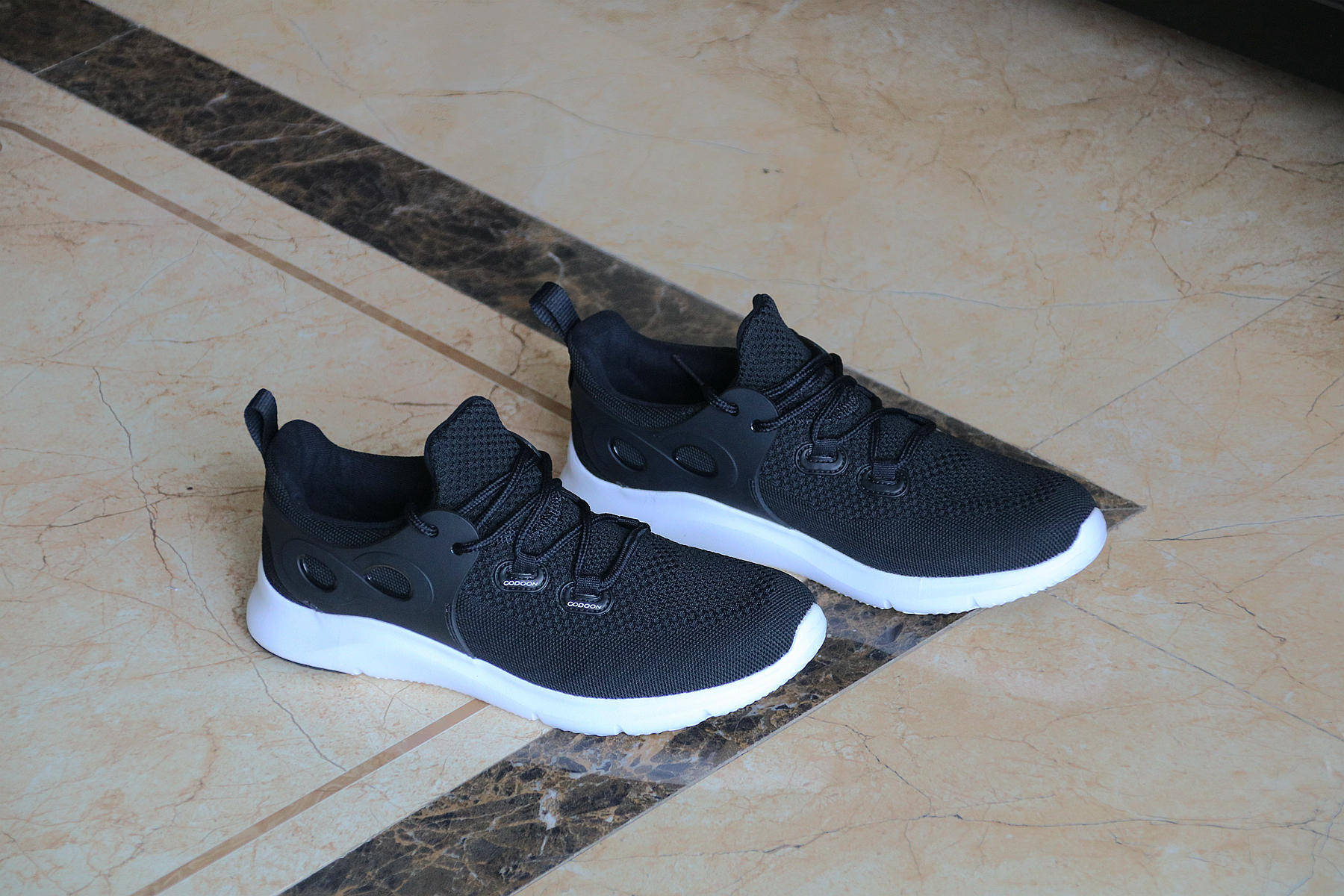 设计|轻弹又舒适、穿上它就不想脱下来，咕咚智能跑鞋5K体验