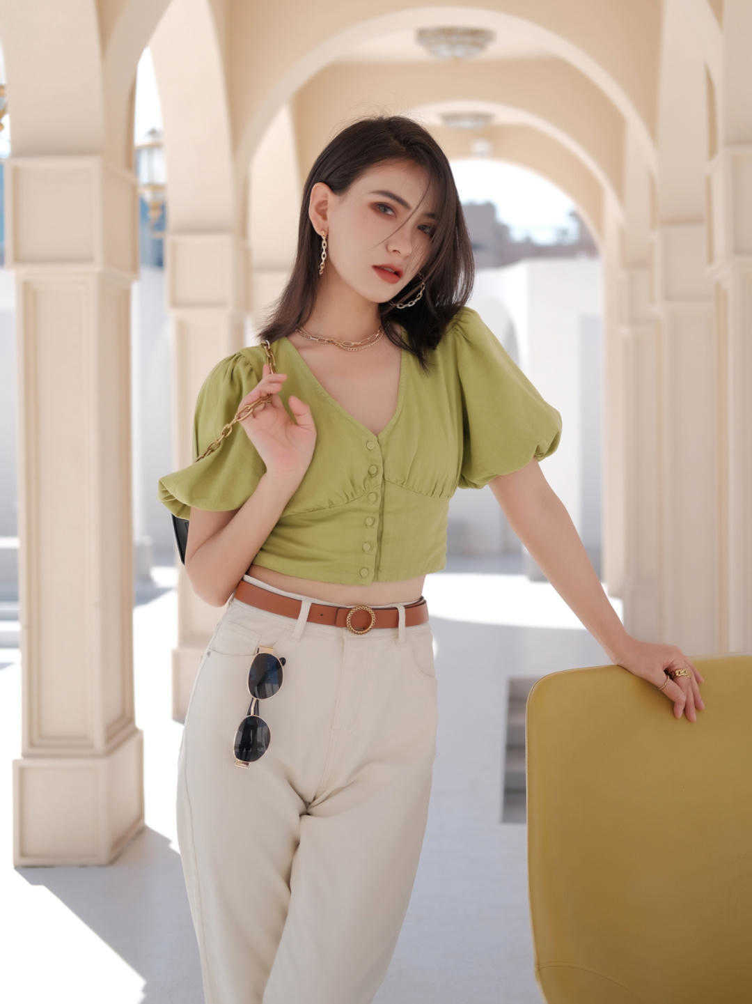 女生|不要低估155cm的女生，泡泡袖上衣配高腰裤，用日常穿搭偷偷长高