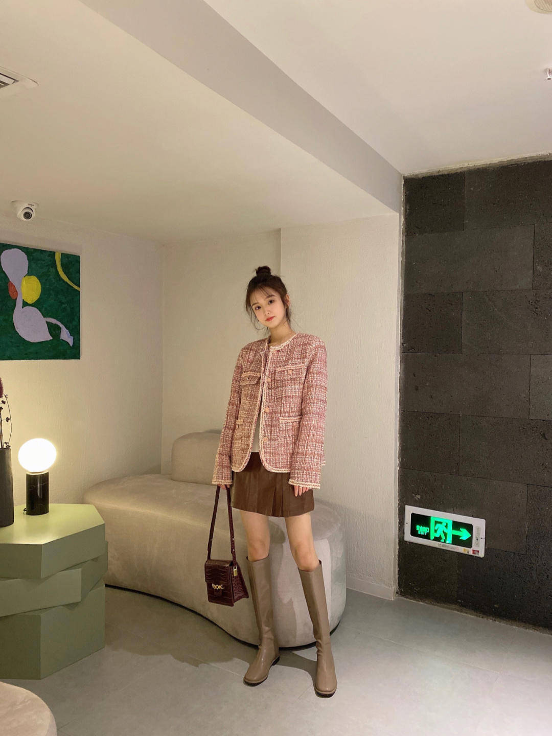 套装|秋天一定要穿一次“小香风套装”，高级不说还显白，美进骨子里