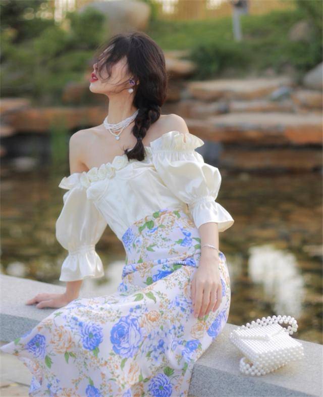 条纹|T恤先收一收吧！今夏流行“法式短衫+半身裙”，时髦显瘦更显气质