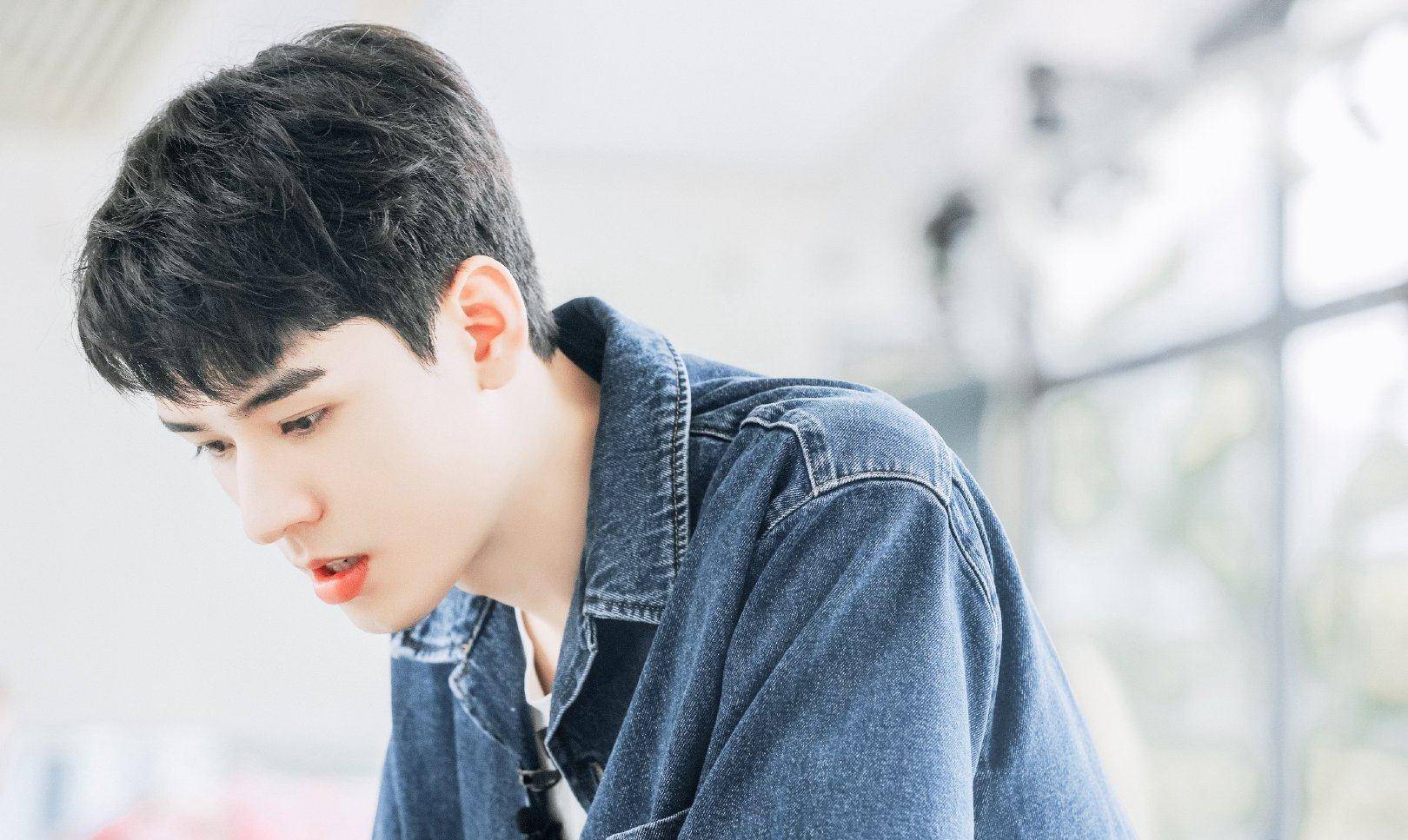 龚俊|《中餐厅5》首播：龚俊把丁真当好兄弟，黄晓明做菜被嫌弃