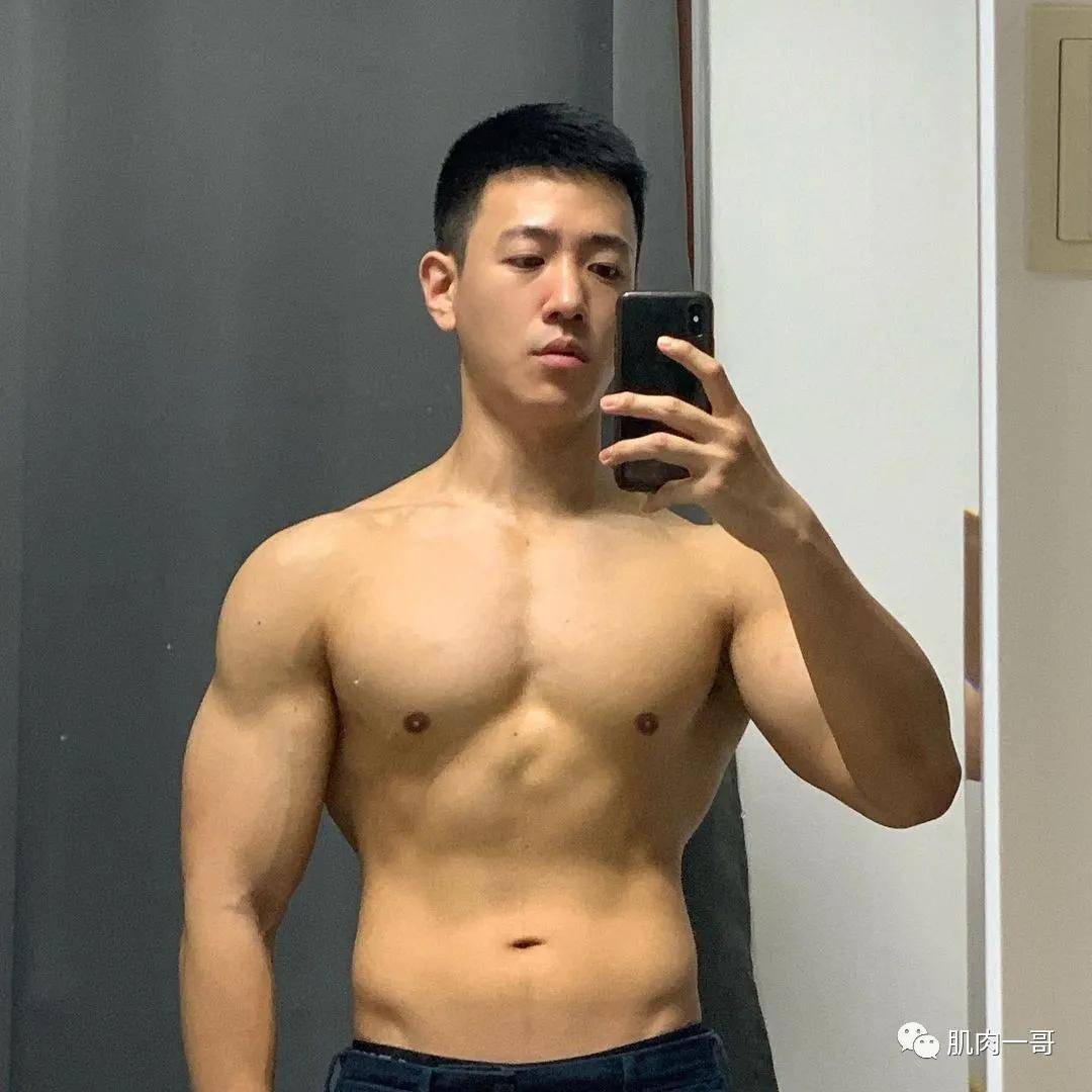 形体|181cm肌肉壮男拍写真走红，这身材让网友不淡定了