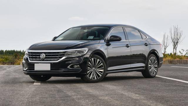 b级车标杆车长近5米轴长2米9最大马力220