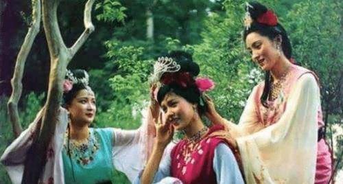 因为|因长得漂亮被西游记导演相中，被张纪中拉去救场，成全剧最大亮点