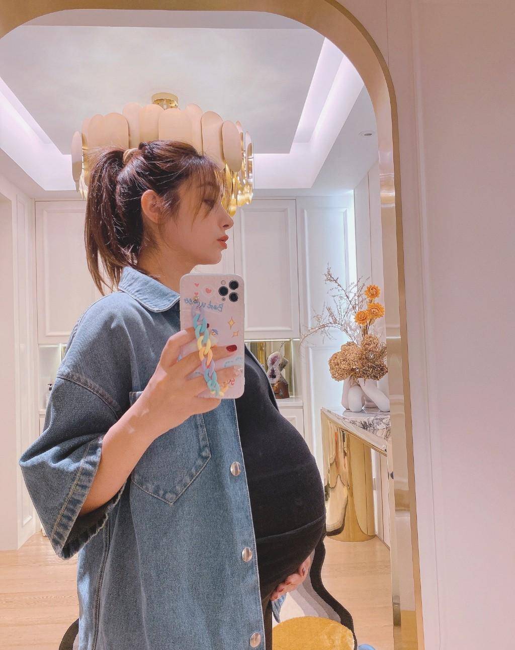 状态|麦迪娜晒9个月孕肚照！巨肚如箩用手托住，化浓妆涂指甲颜值能打