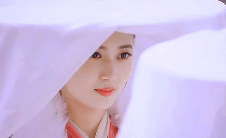 浅色|自带“美瞳”效果的眼睛，我只服这3位女演员！眼神都写满了灵气