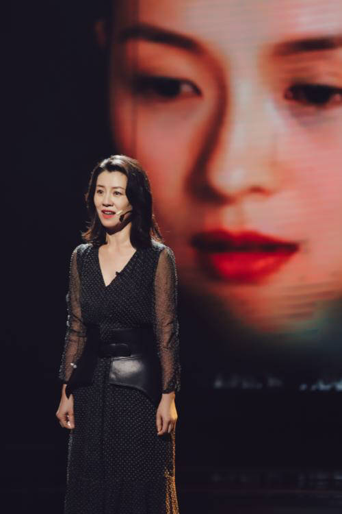 效果|刘琳气质真不错，奶奶辈年龄穿粉裙却没扮嫩痕迹，看着还有高级感