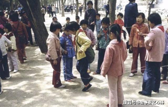 泡泡糖|11种童年零食大盘点,小时候只能背着妈妈吃,满满的回忆啊