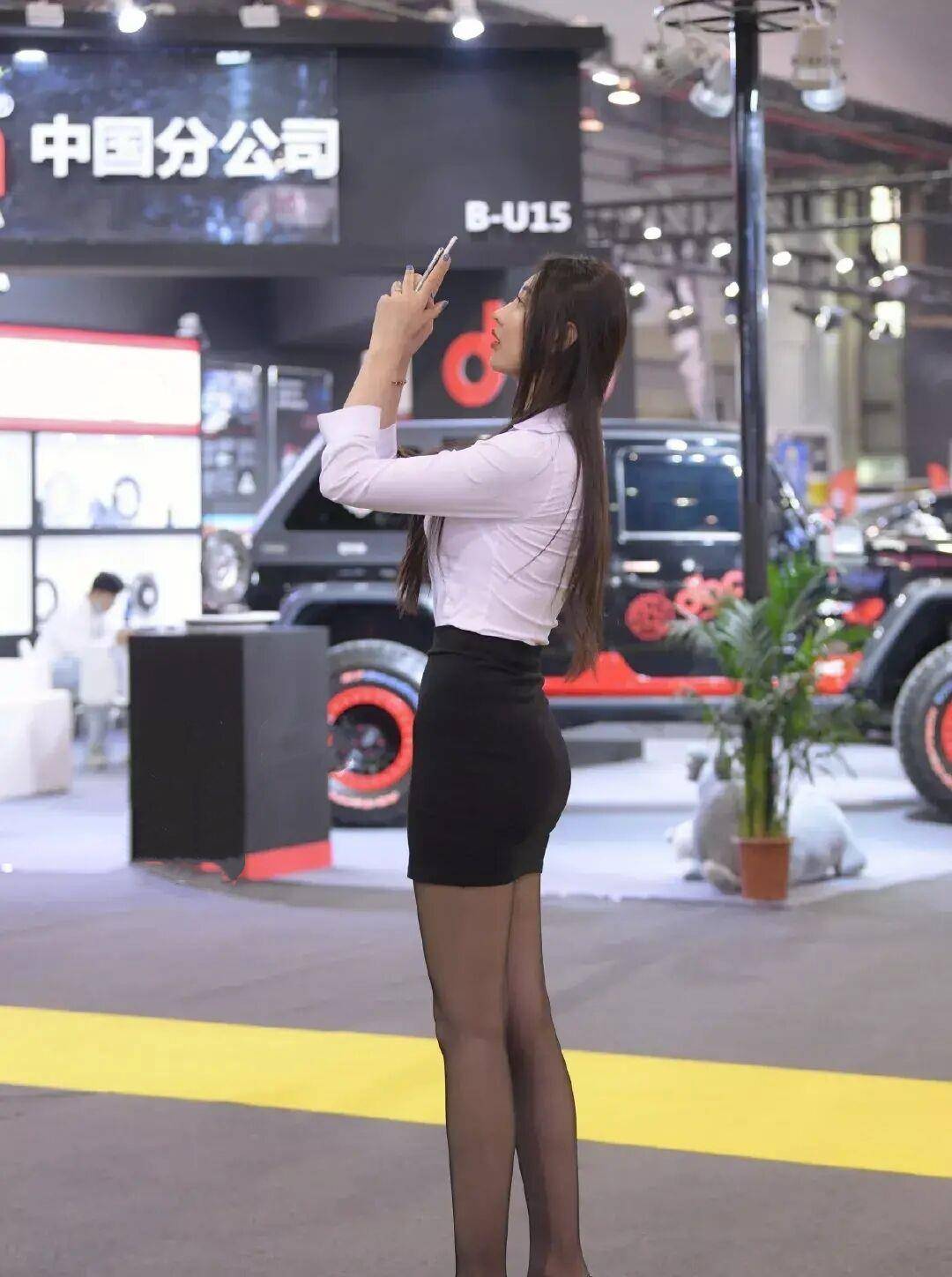 身形|30岁女性穿搭要利落，单凭“一种”穿法，同样时髦洋气又显高级！