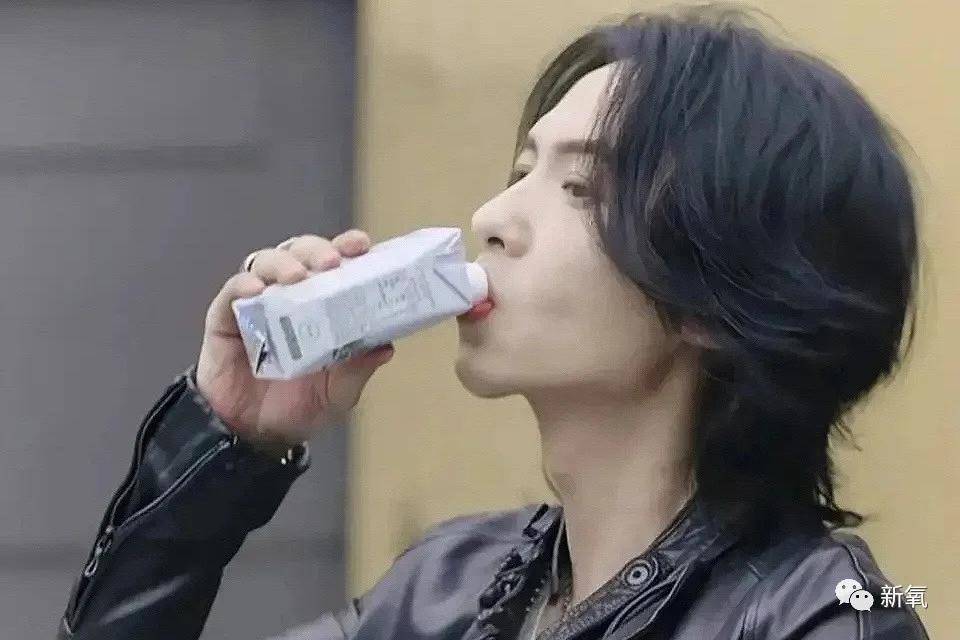 长发|第一次见张柏芝对男人如此把持不住，滚圈冻龄男我好想拥有...