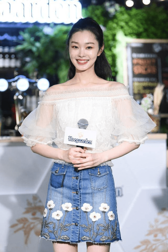 透视|气质的女人玩性感，宋轶就算穿着“低俗”的裙装，也不影响高雅感