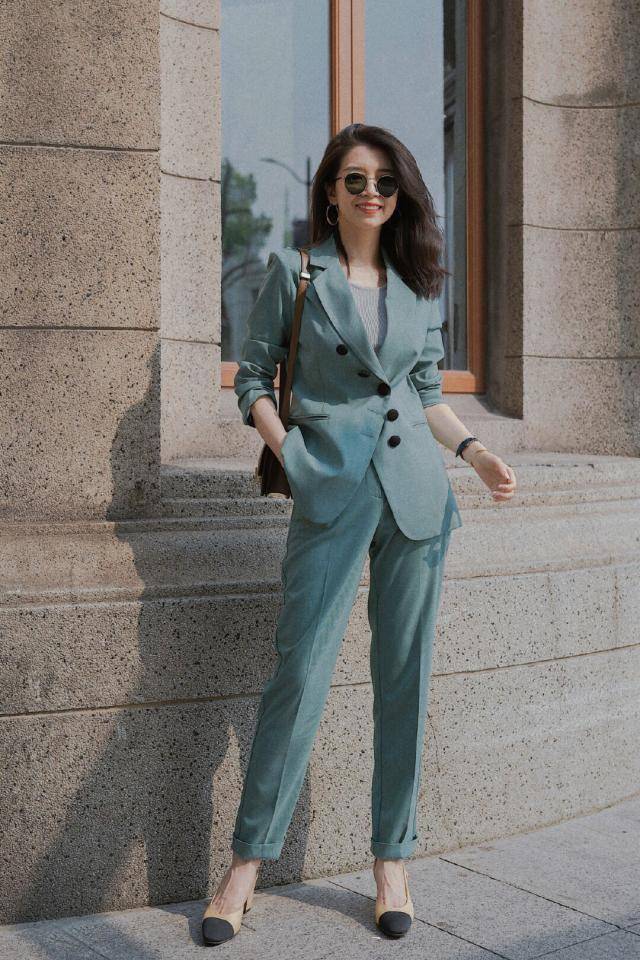 黑色|三木的初秋搭配时髦舒适，薄荷绿西装搭配方跟高跟鞋，高级又优雅
