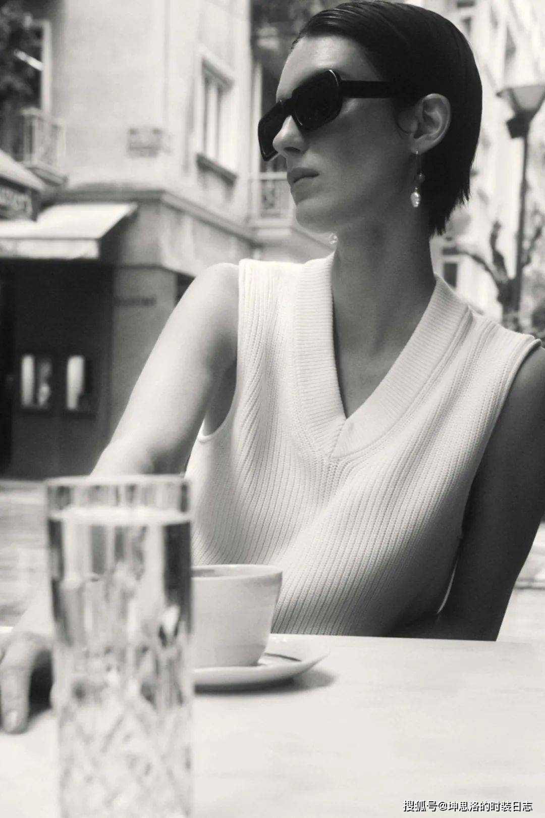 系列|Lookbook画册丨COS 2021夏季假日系列 以轻简搭配享受夏日宁静