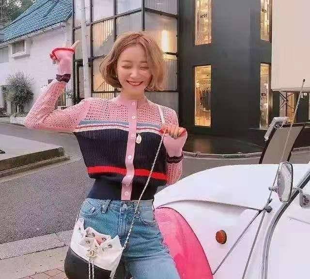图案|初秋穿什么？当然是“不冷不热”的开衫啊！