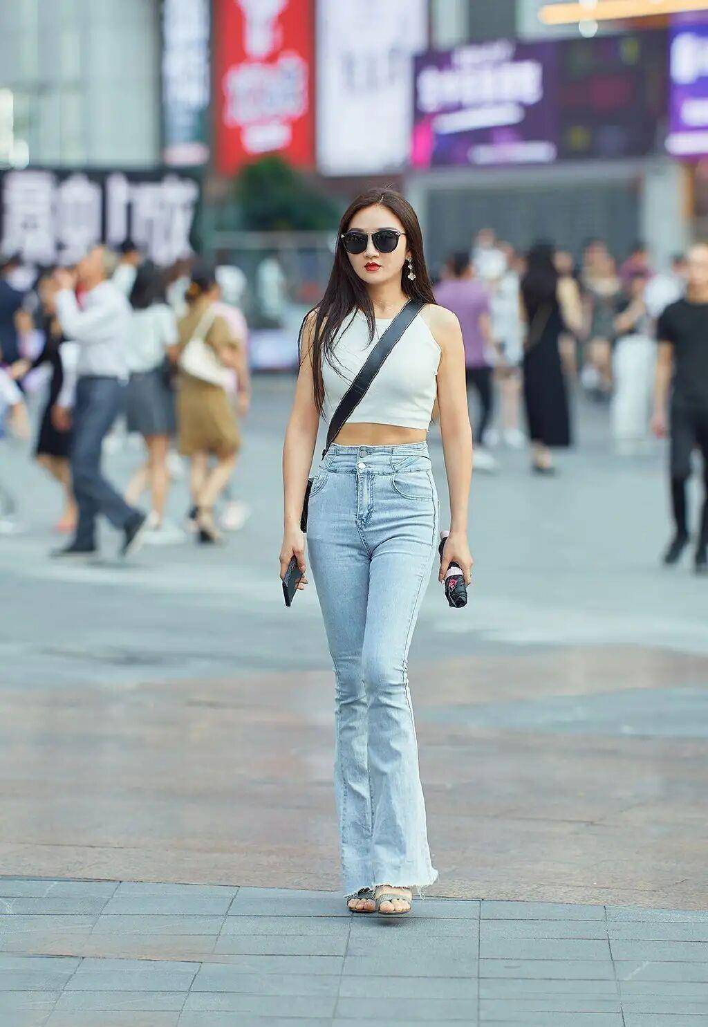 喇叭裤|牛仔裤你真会穿吗？不仅仅只有修身，风格多变才是穿搭的常态！