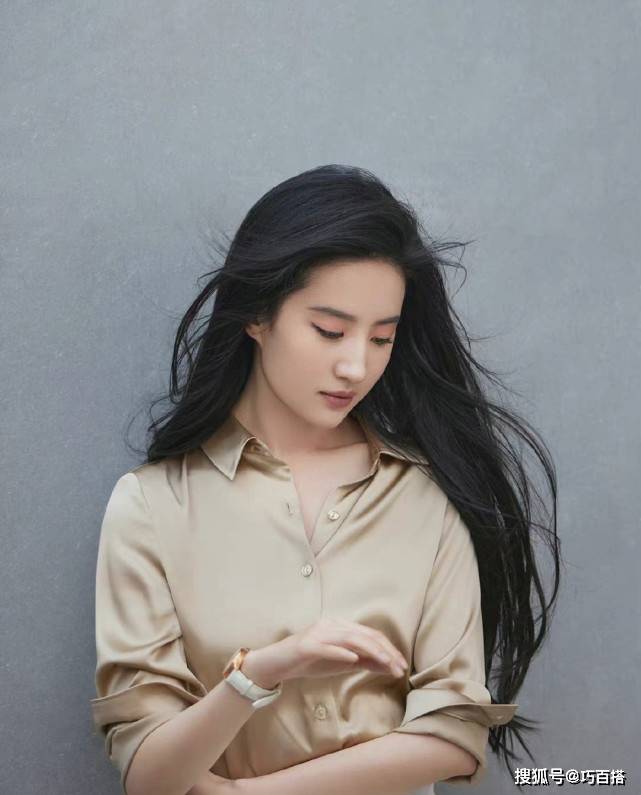 身材|刘亦菲太绝了！衬衫搭配西装裤，又美又帅