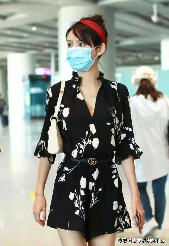 黑色|“王思聪最美前女友”张予曦，86斤穿连体裤好宽松，生图细腿抢镜