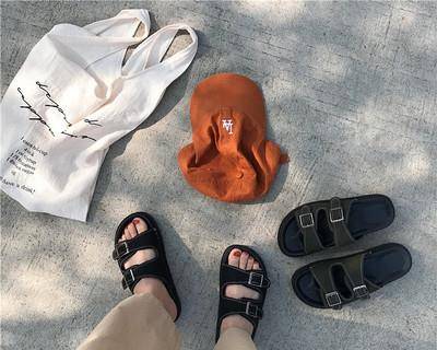 佟大为|佟大为老婆随性过头，网纱连衣裙搭配“沙滩鞋”，违和感溢出屏幕