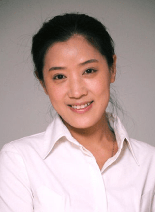 李歌凭《孩子给妈妈洗脚》广告走红,48岁时再演母亲,却无人识