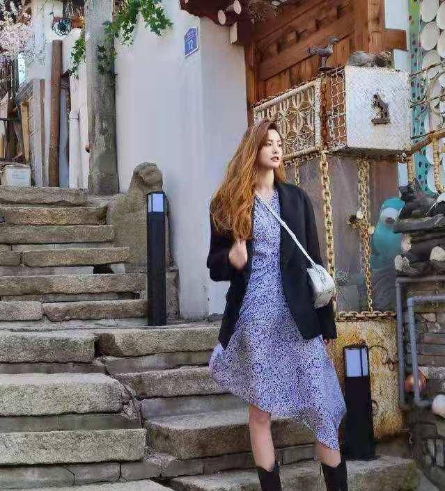 身材|刘亦菲身材微胖更有魅力，穿白色长裙配西装外套，不愧是神仙姐姐