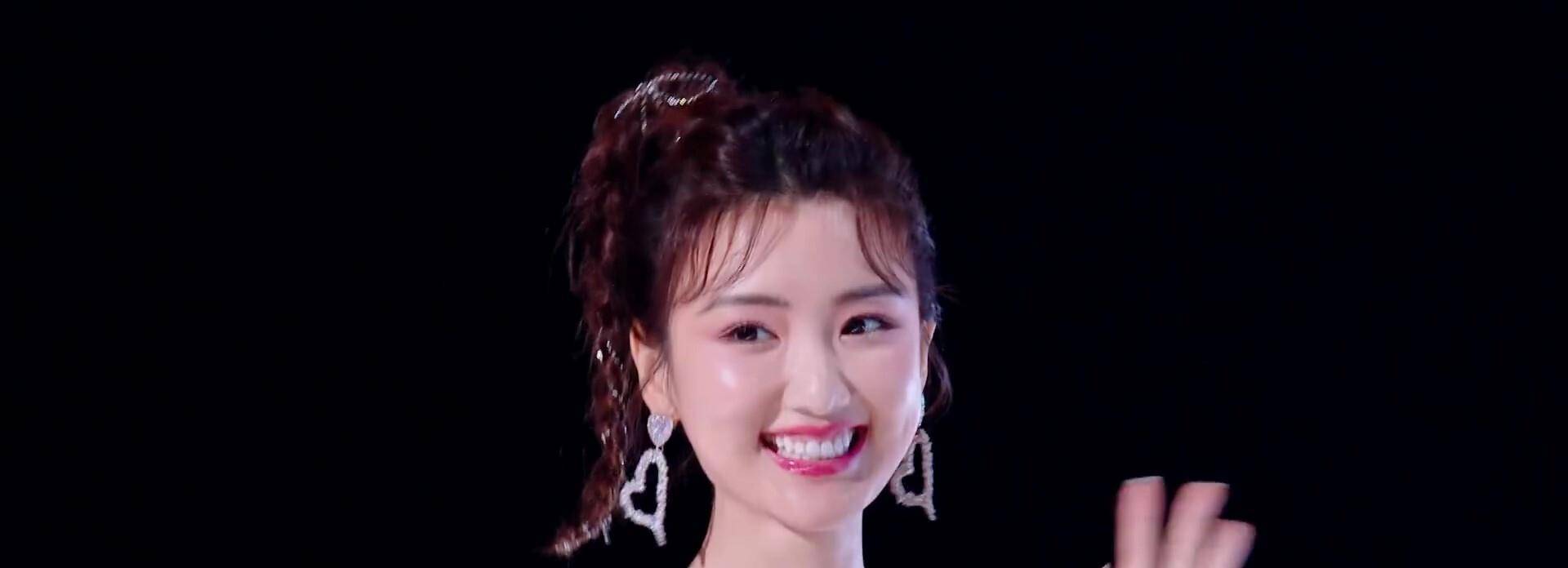 一身|《创造营》预告好甜,赞多公主抱毛晓彤,米卡壁咚鞠婧祎,孟美岐却遭吐槽