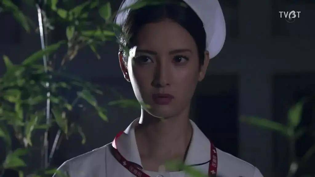 调整|别盯着纯欲风了！她快40岁已三次变脸美艳女，这美商进来学！