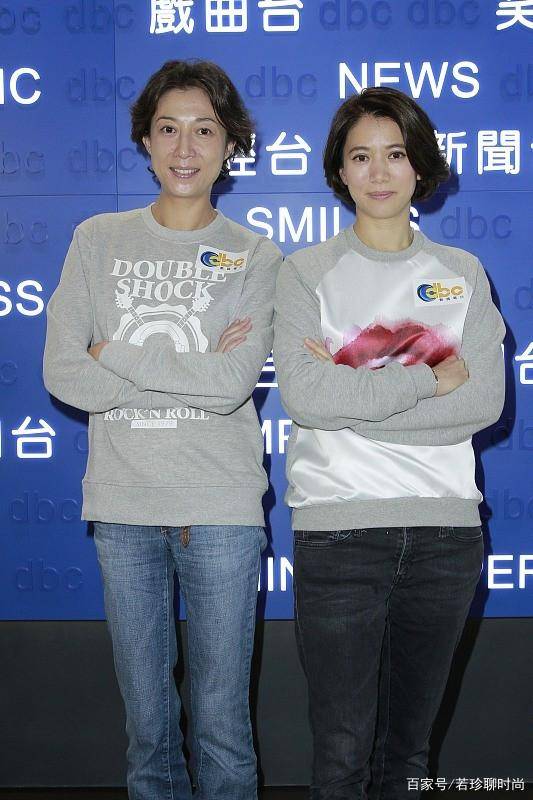 活动|袁咏仪和吴绮莉还挺合拍的，出席活动穿的差不多，看着还挺年轻