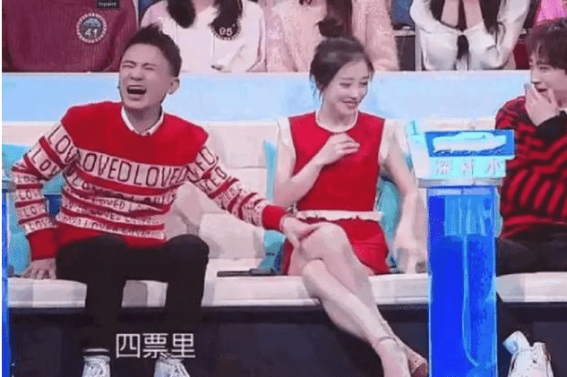 马松|冯提莫节目上被人摸大腿19次,不反抗还陪笑?吴京说的话验证了