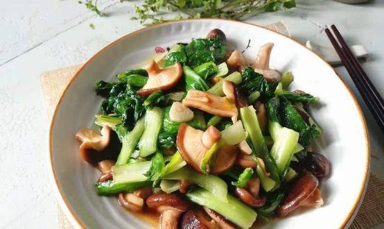 香菇炒什么是下饭菜 2c69c47393ca4867bf00006a1fe93fbe.jpeg