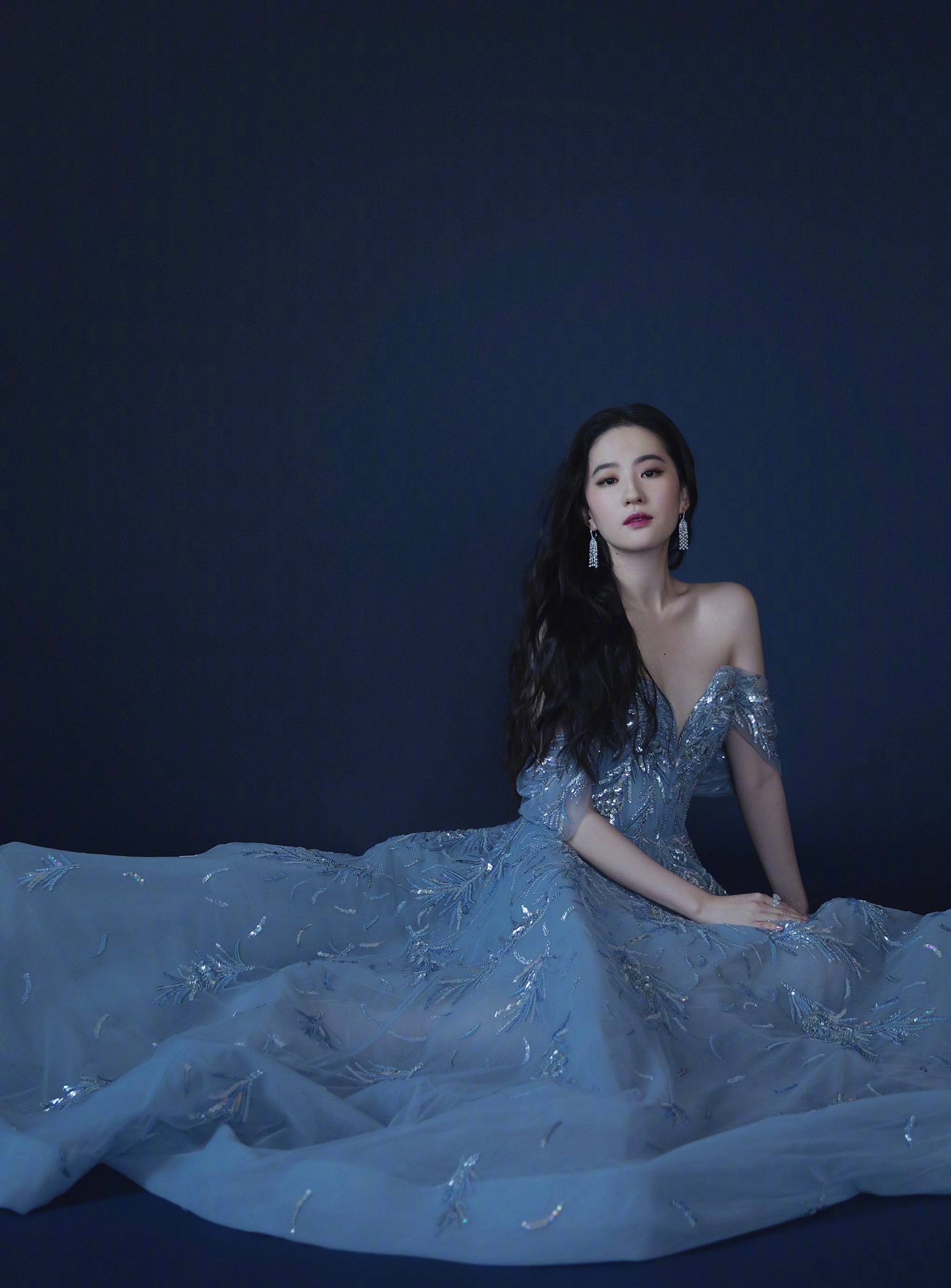 公主|刘亦菲穿上纱裙梦幻又浪漫的精灵公主，戴上皇冠是高贵典雅的清冷型气质女神