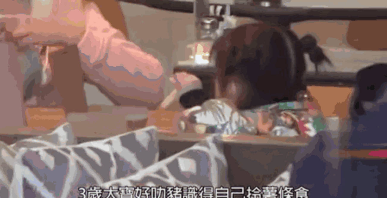 身材|郭富城一家五口逛街，俩女儿不怕露正脸，小他4岁的岳母穿貂贵气？