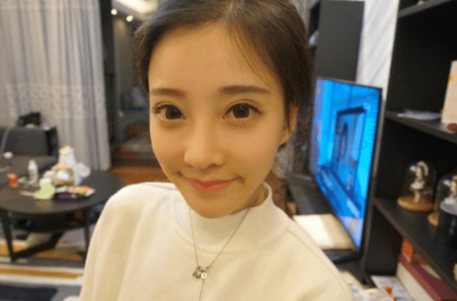 马松|冯提莫节目上被人摸大腿19次,不反抗还陪笑?吴京说的话验证了